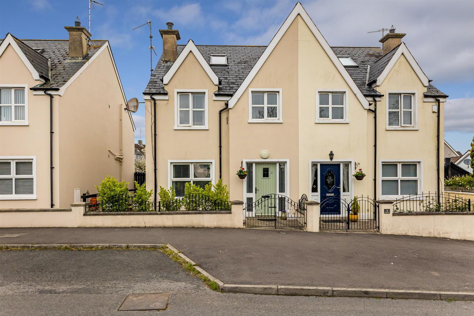 2 Miskelly Court 1 of 28