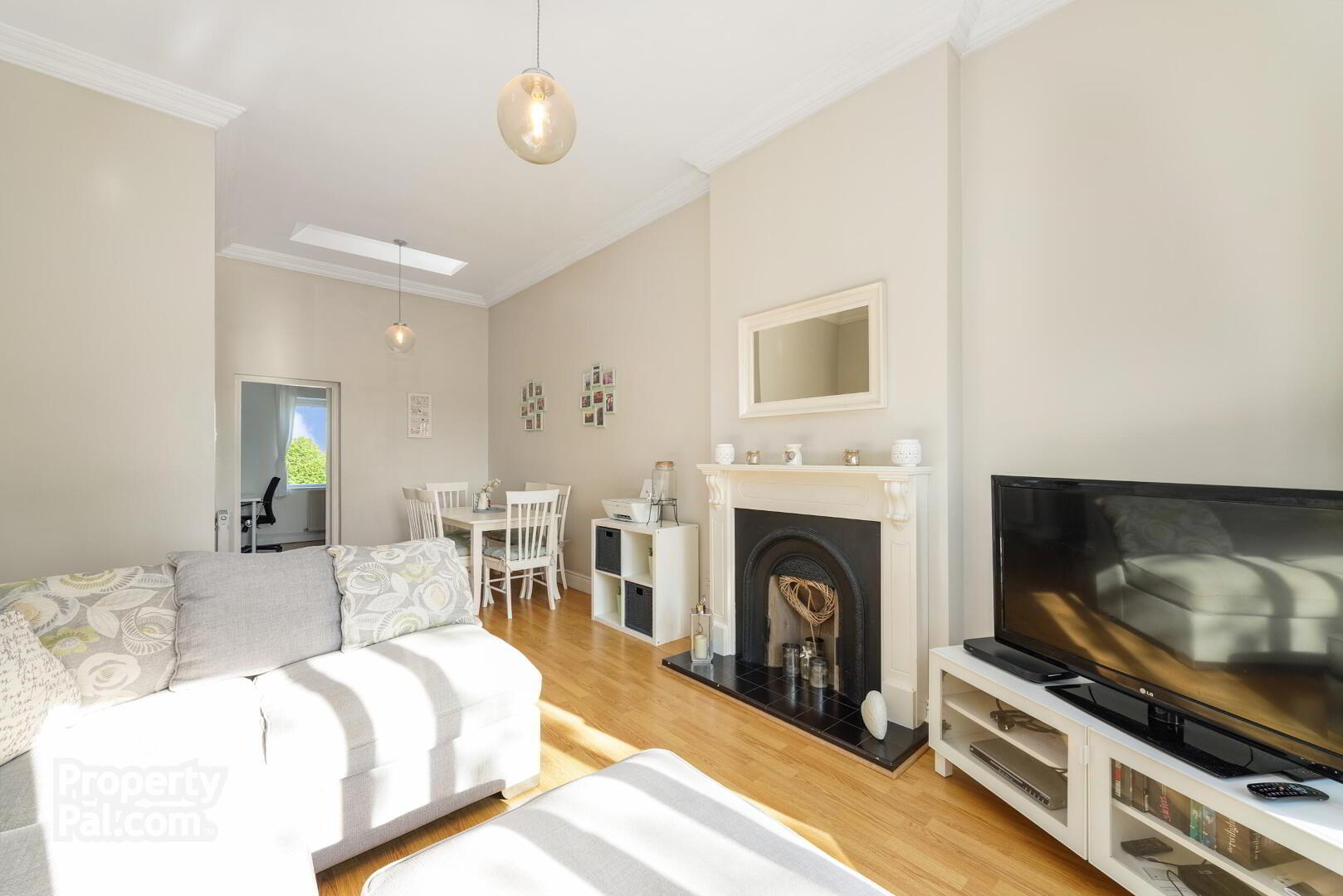 16 Finn Eber Square 5 of 20
