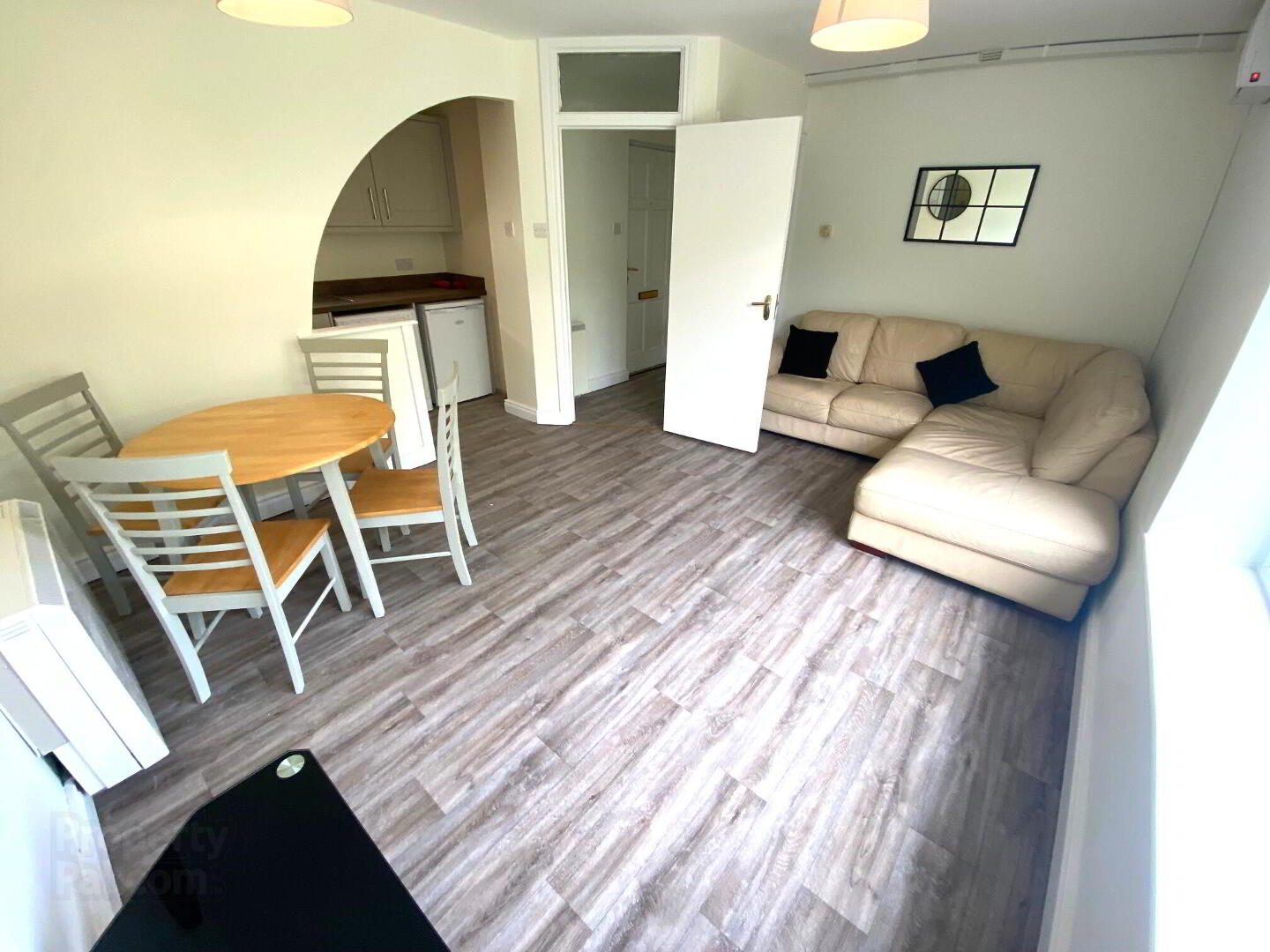 Bellevue Apartments 5 of 10