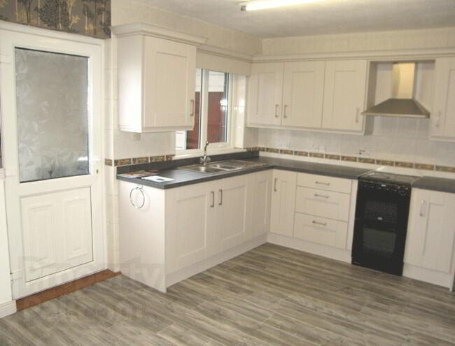 18 Millburn Park 5 of 13