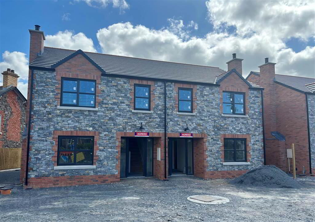 17e Maghaberry Road 1 of 2