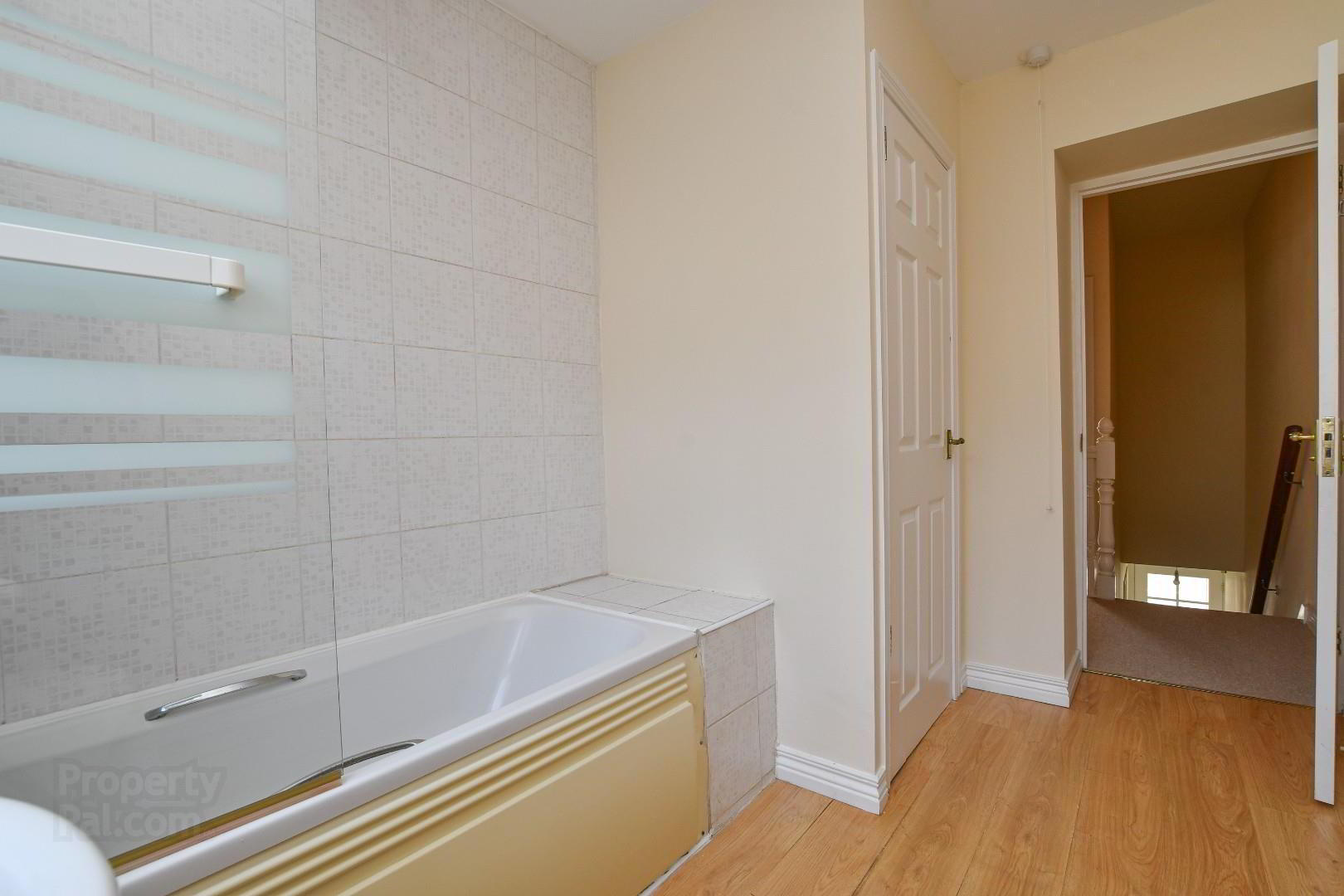 47 Railway Street 13 of 22