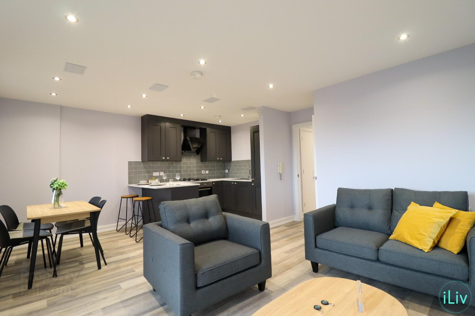 701 College Court Central, 56 King Street 6 of 13