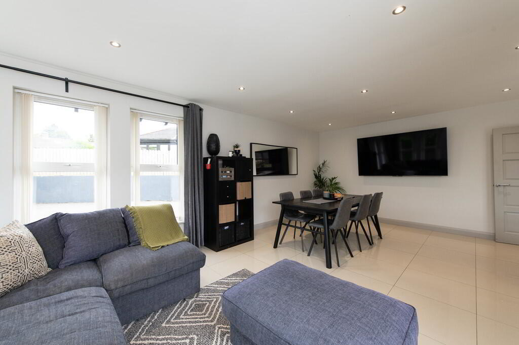 2 Clarke Lodge Mews 15 of 34