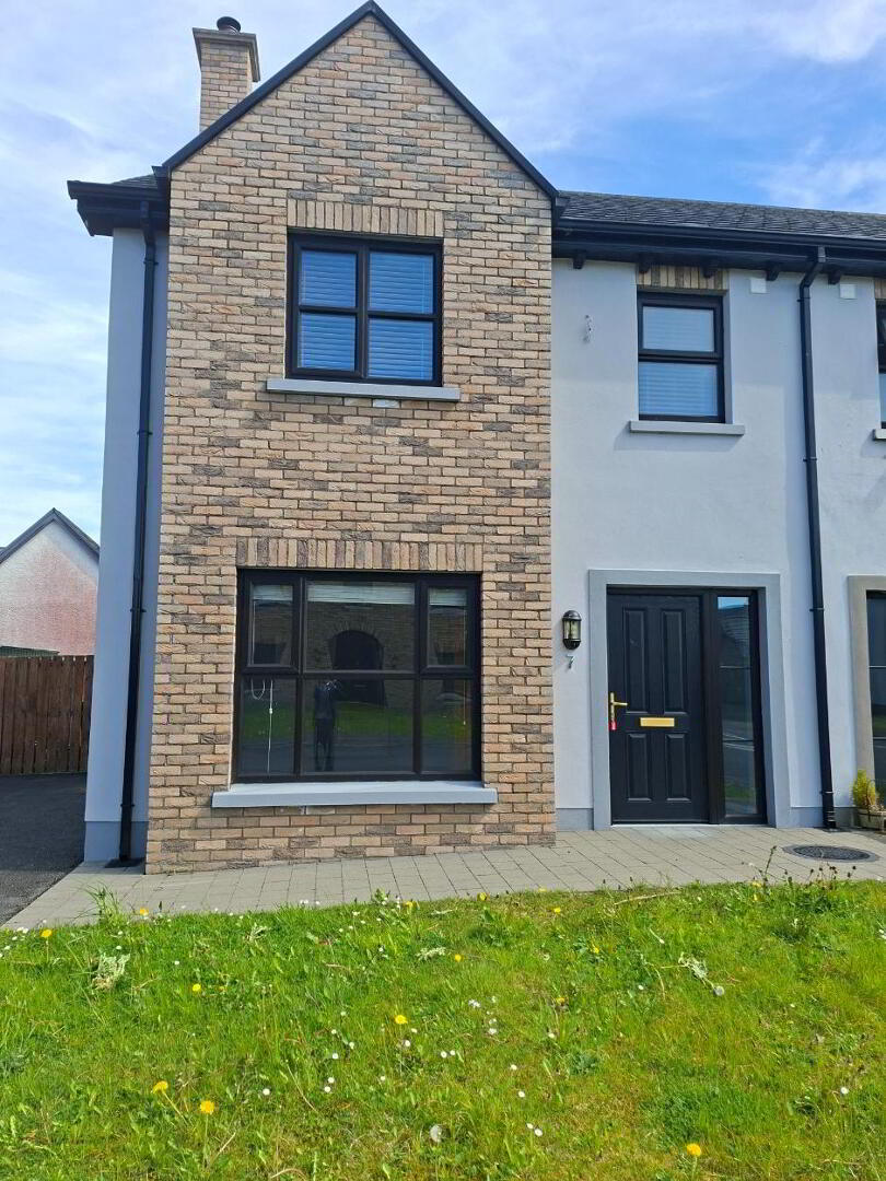 7 Parian Way 1 of 19
