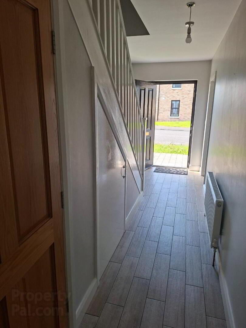 7 Parian Way 8 of 19
