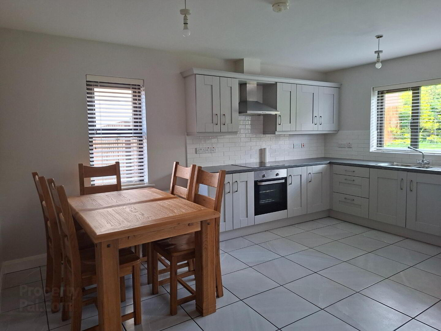 7 Parian Way 4 of 19