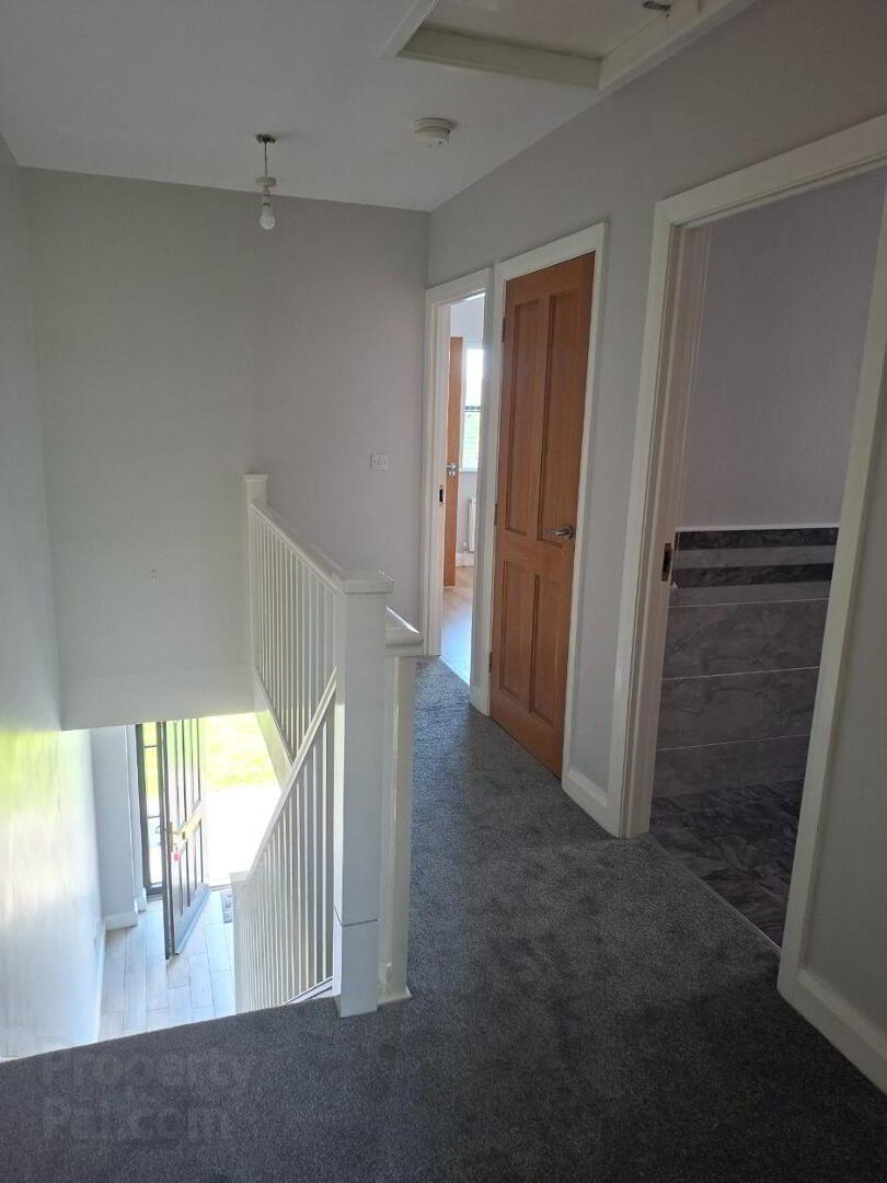 7 Parian Way 15 of 19