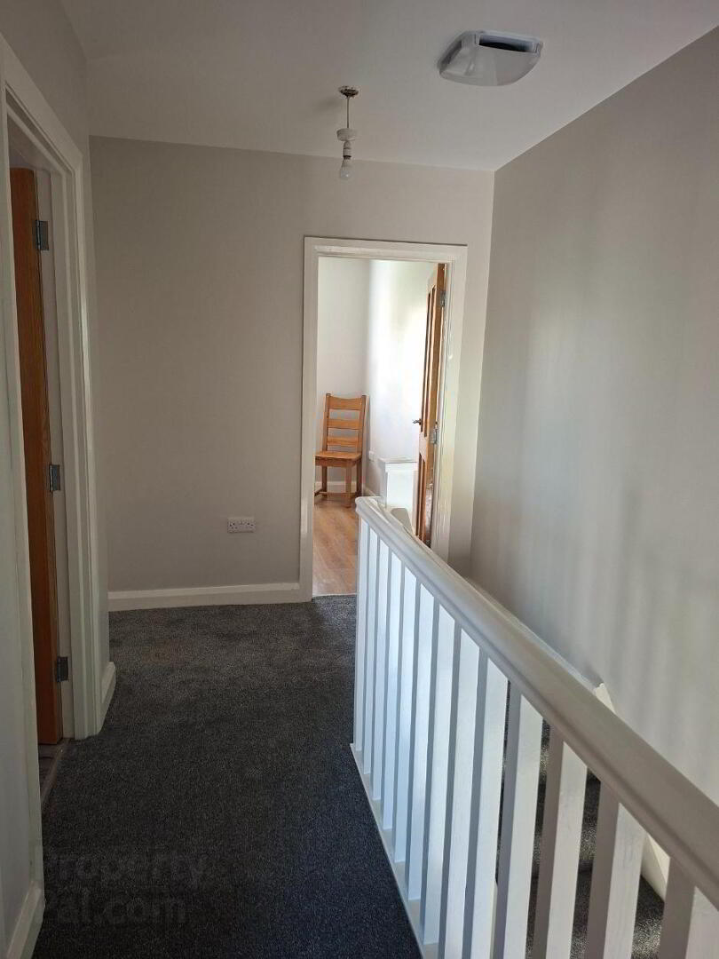 7 Parian Way 11 of 19