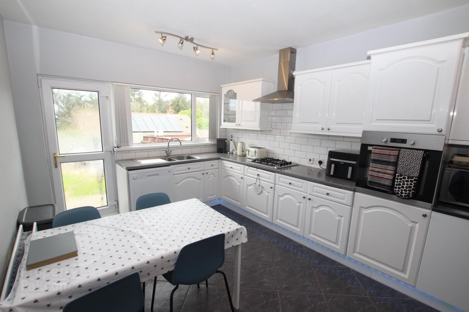 3 Woodford Park 6 of 20