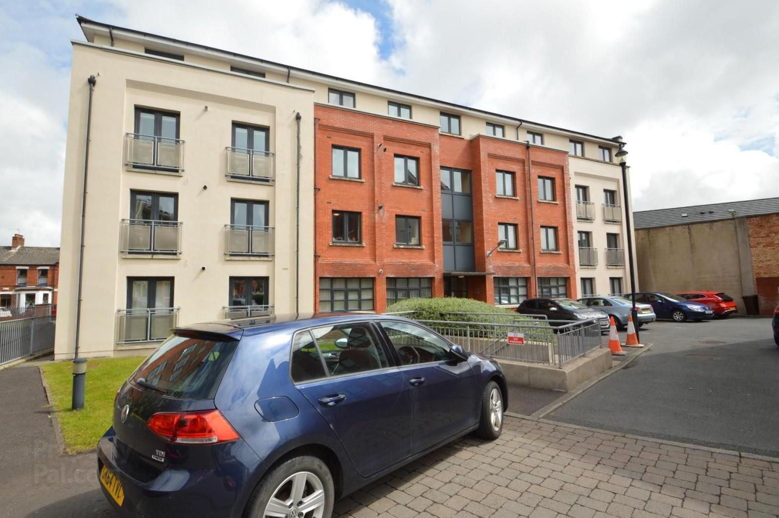 Apt 14, Annesley Building 1 of 7