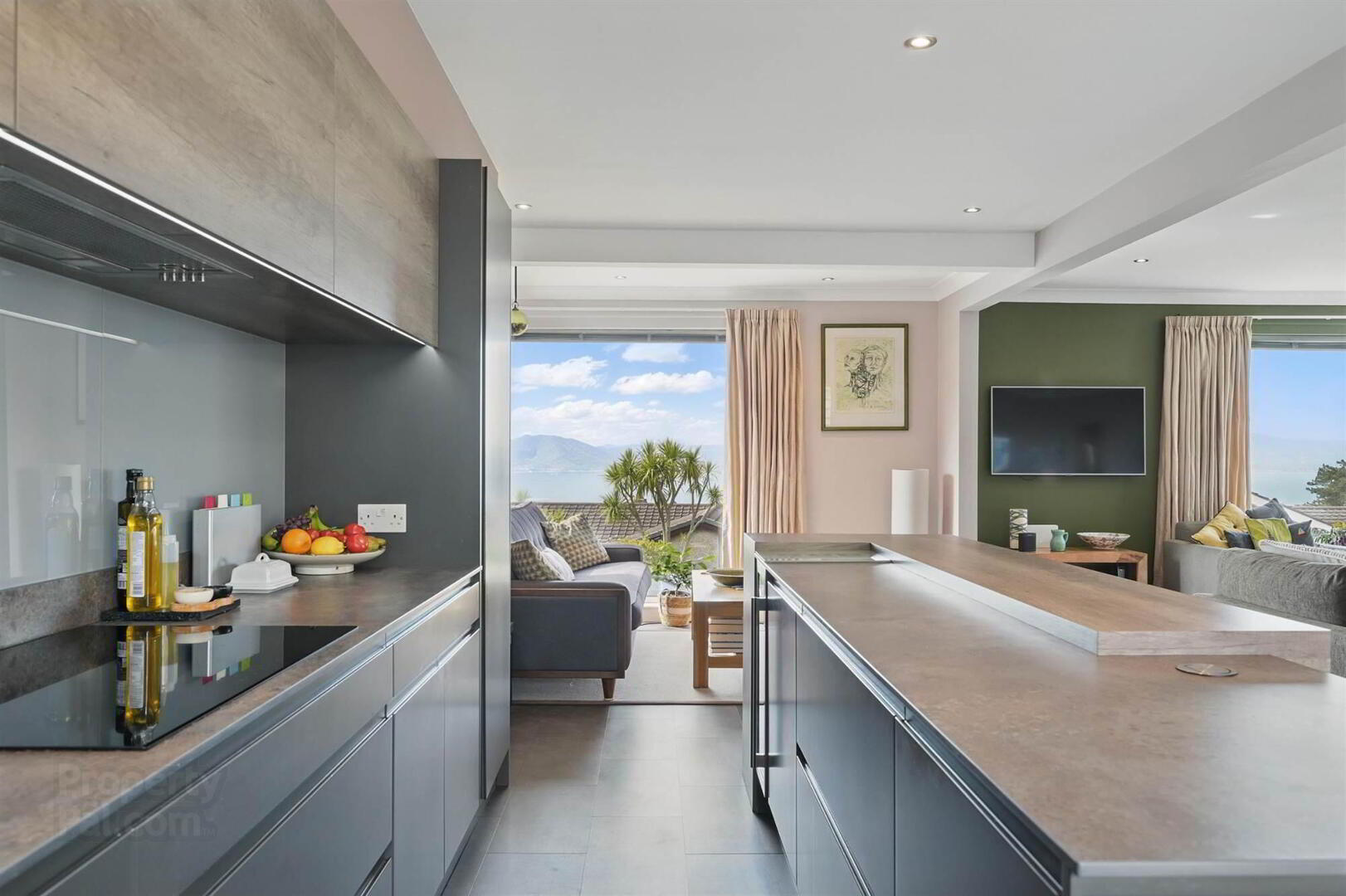 22 Carlston Avenue 7 of 38