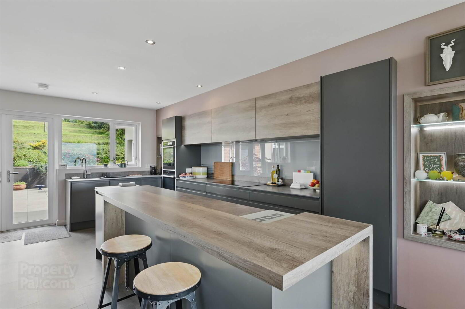 22 Carlston Avenue 10 of 38