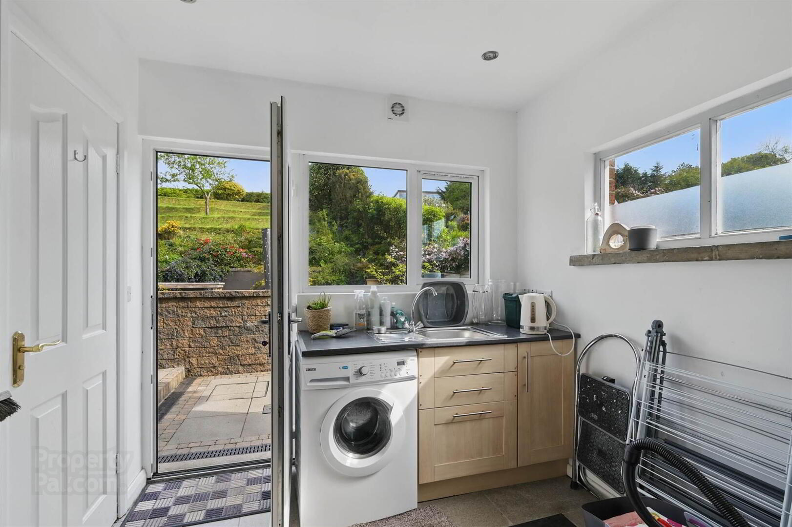 22 Carlston Avenue 17 of 38