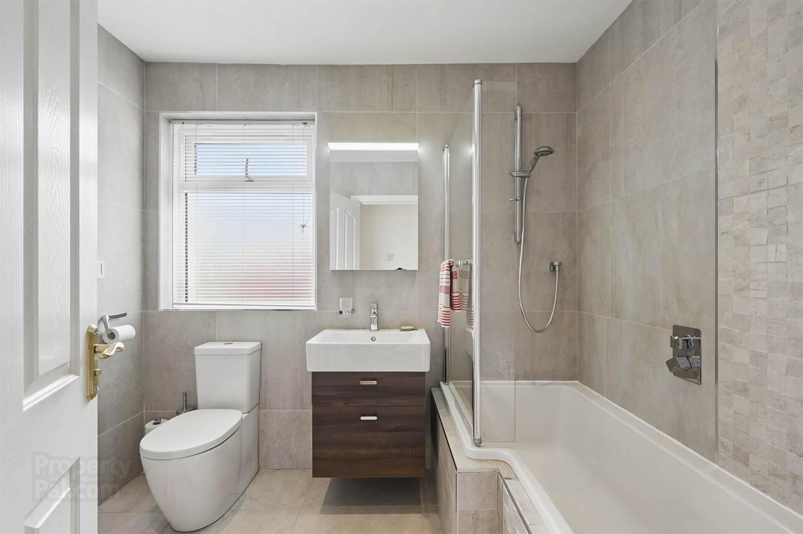 22 Carlston Avenue 26 of 38