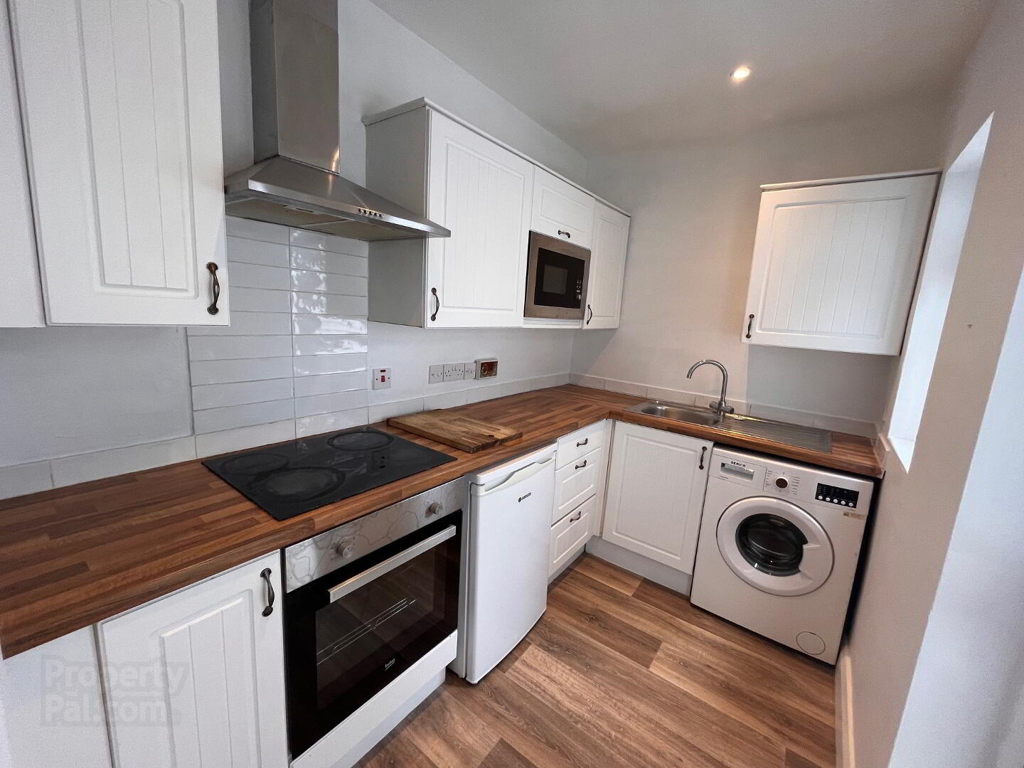 32 Rockview Street 6 of 15