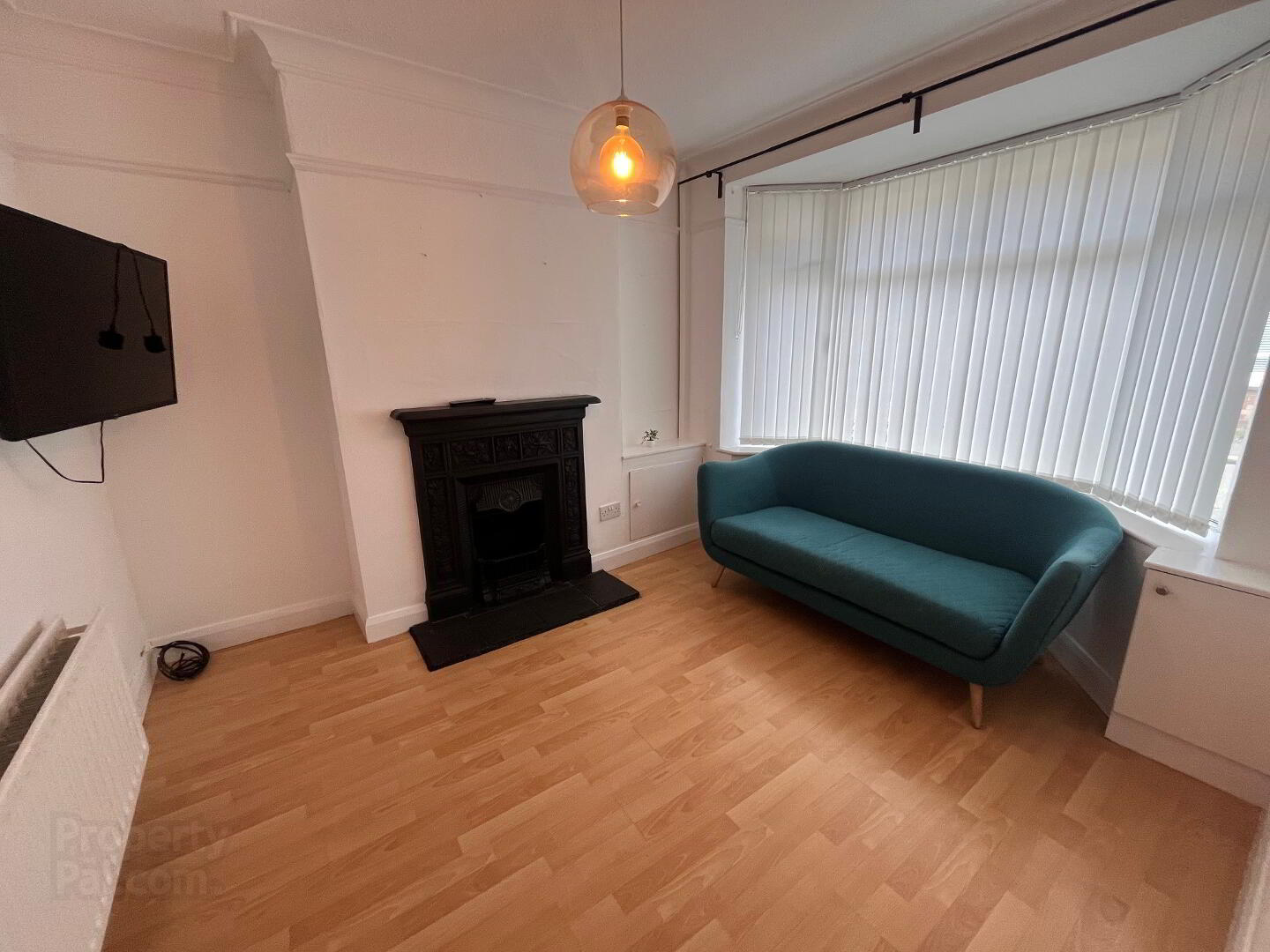 32 Rockview Street 3 of 15