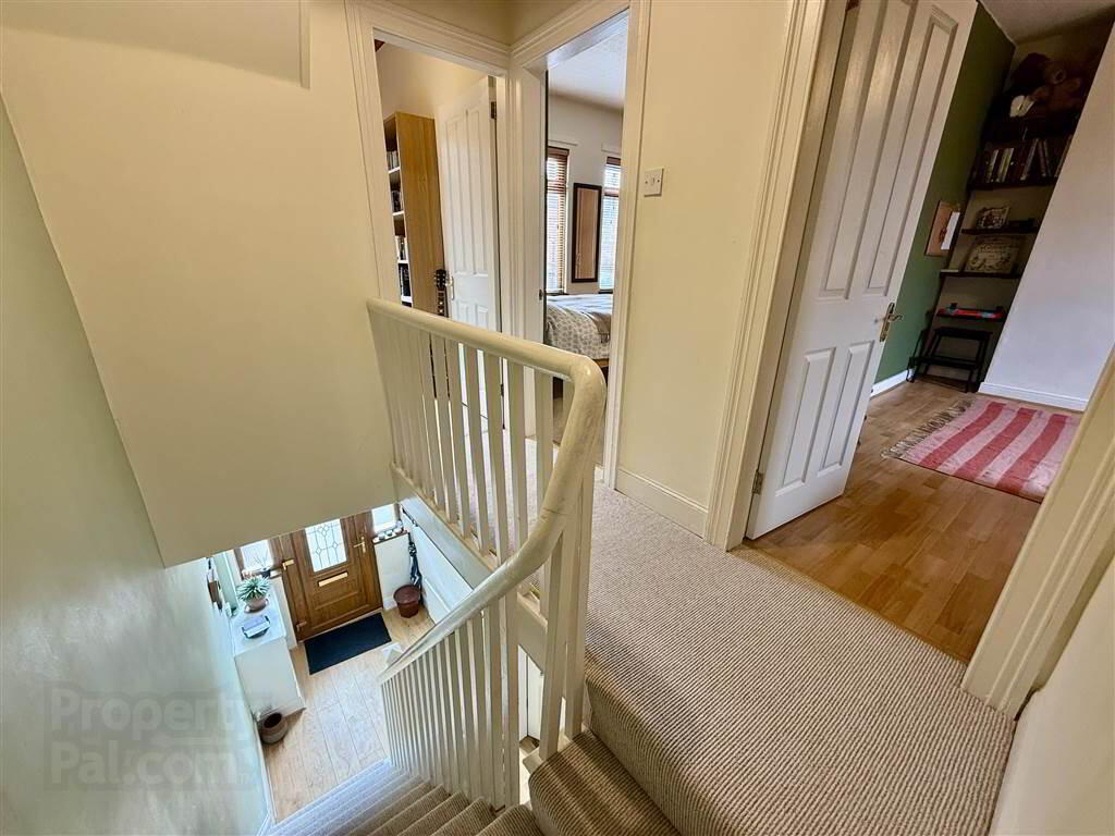 238 Ravenhill Avenue 12 of 21