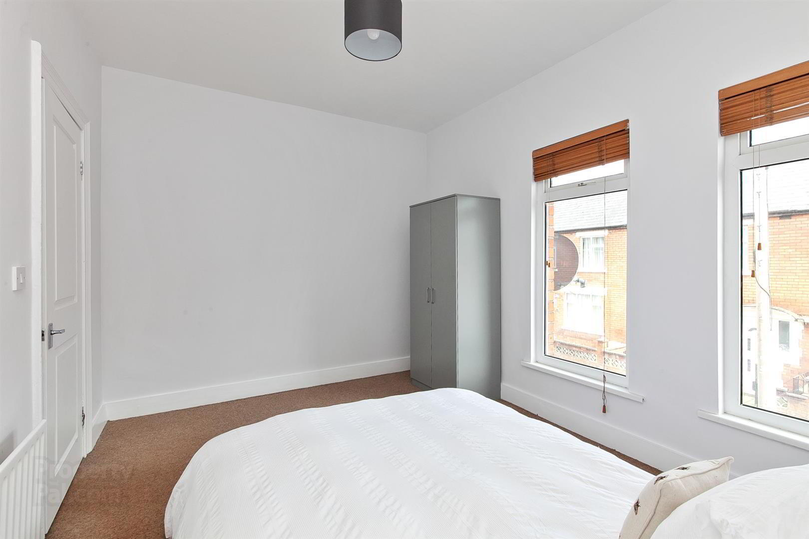 20 Lichfield Avenue 13 of 17