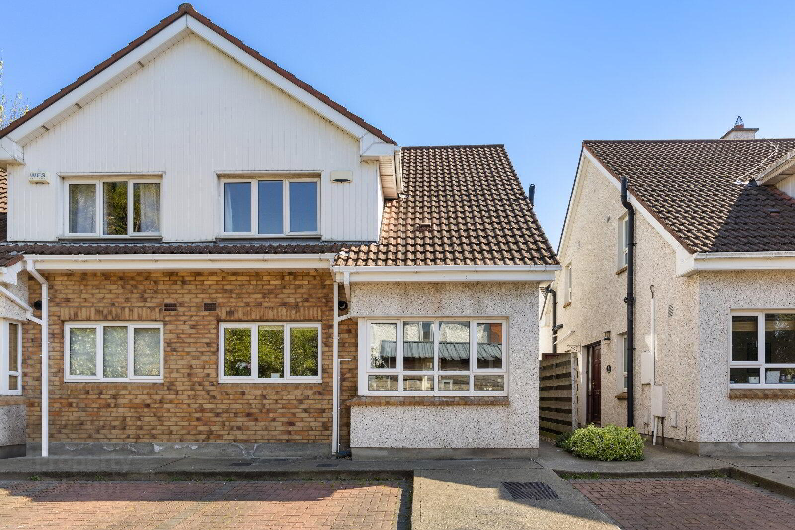 7 Engleberg Court 1 of 13