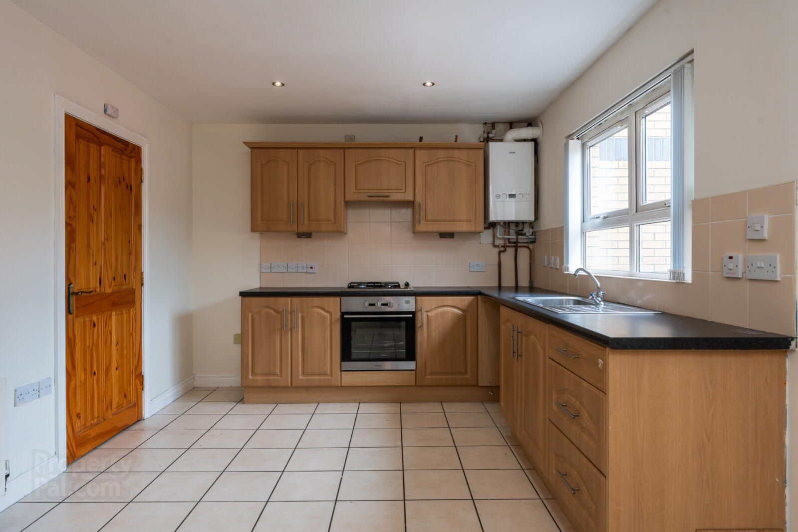 22 East Street Court 9 of 20