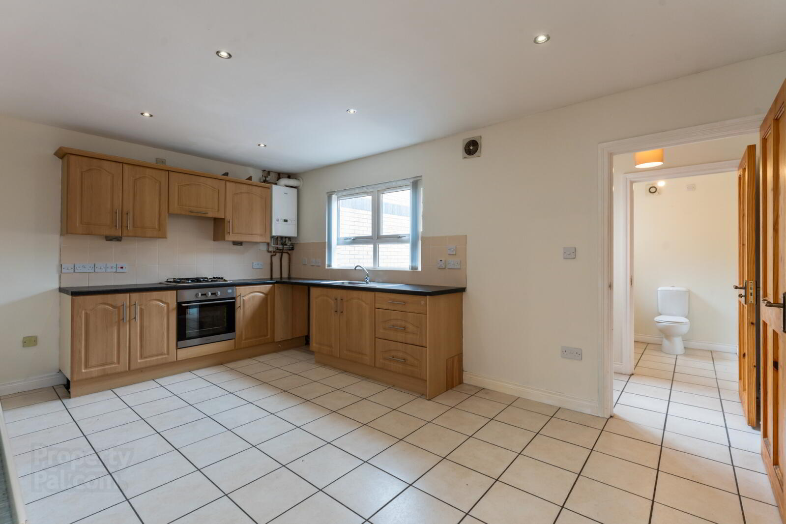 22 East Street Court 8 of 20