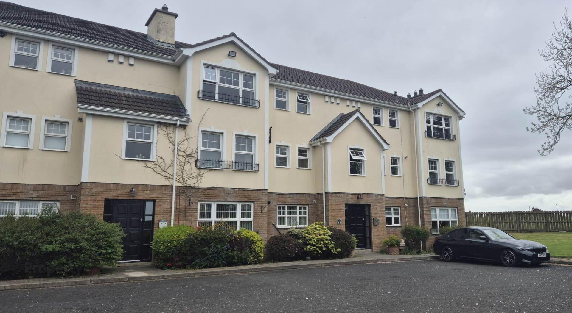 4 Oakfield Mews 1 of 18