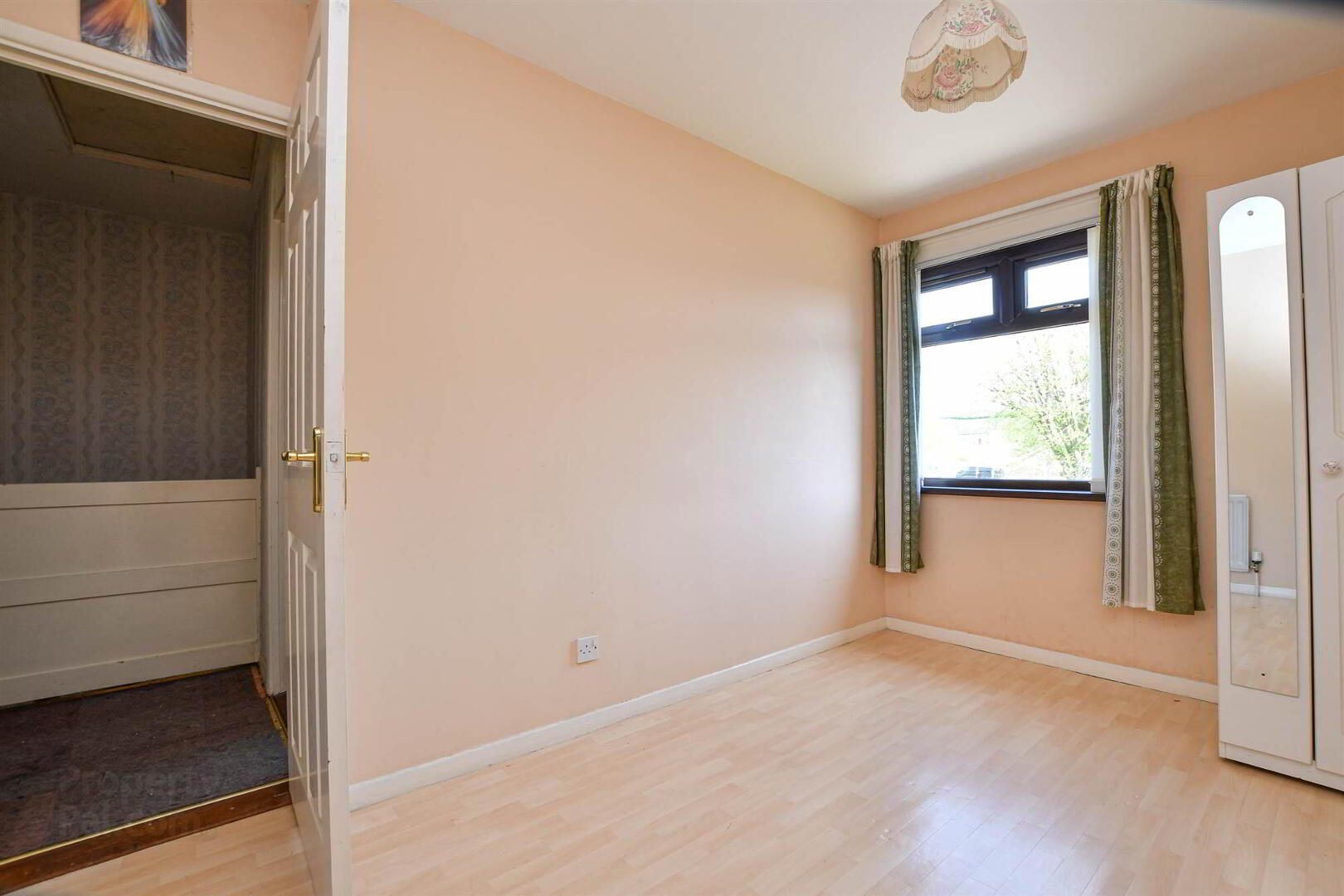 30 Annsborough Park 14 of 20