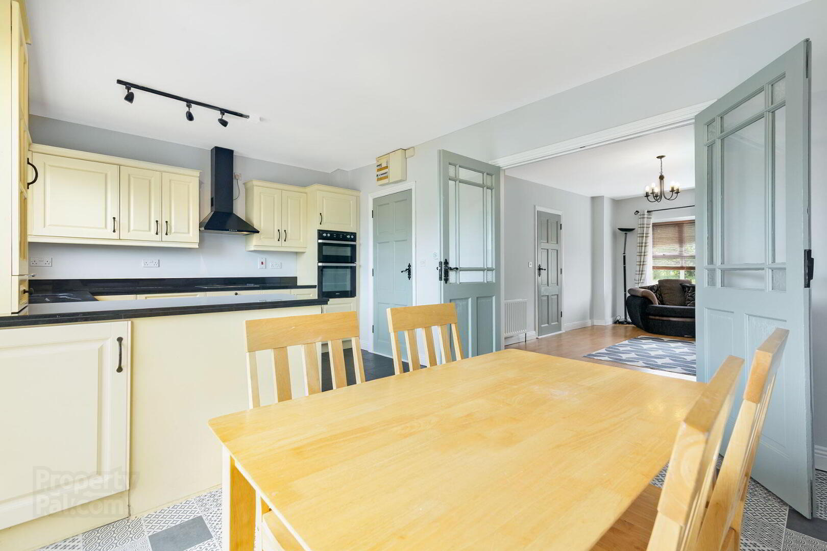 31 Woodville Court 11 of 22