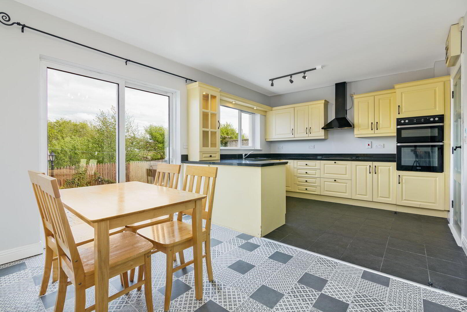 31 Woodville Court 7 of 22