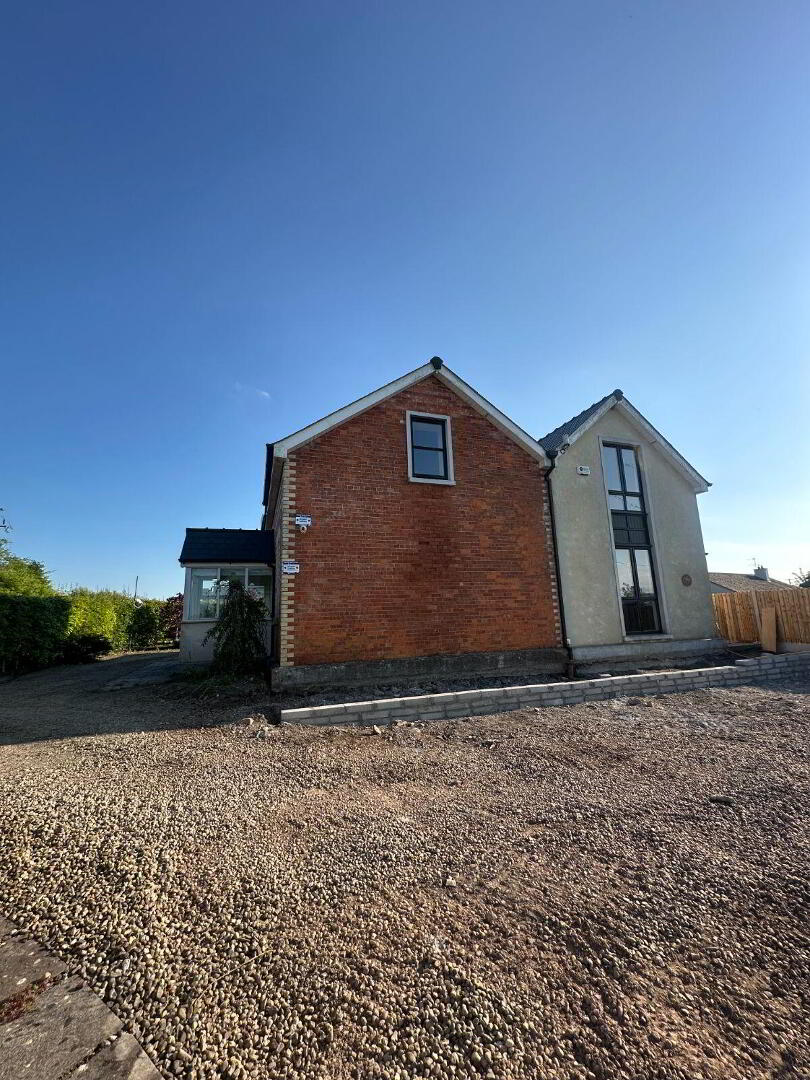 Huntsmans Lodge 1 of 18