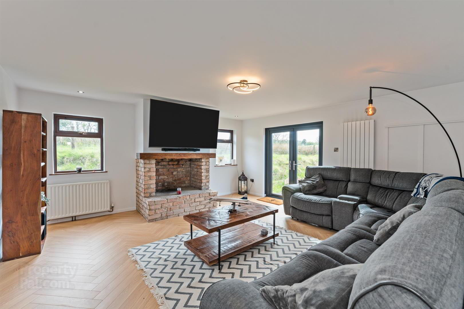 6 Hydepark Lane 4 of 22
