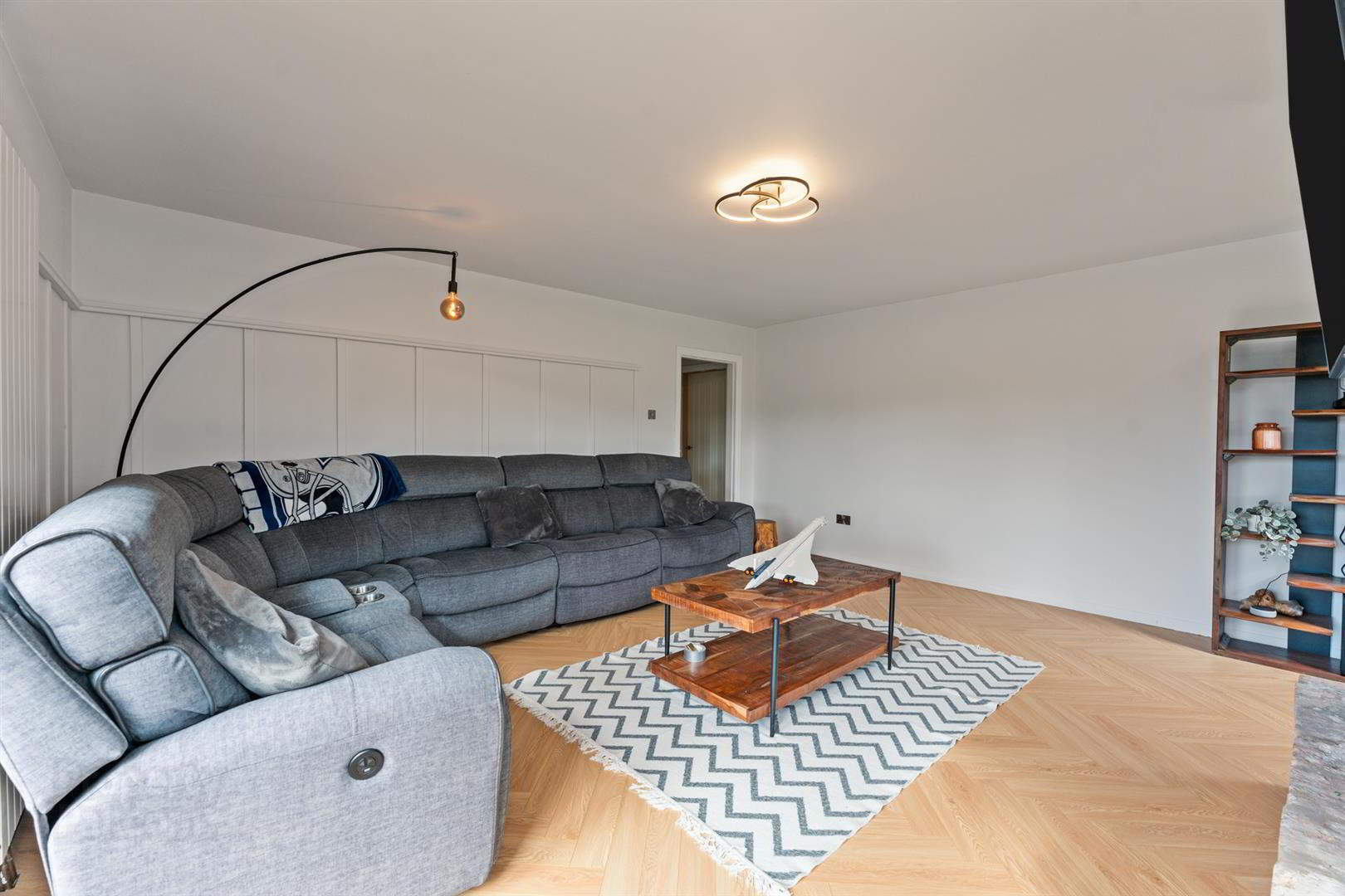 6 Hydepark Lane 5 of 22