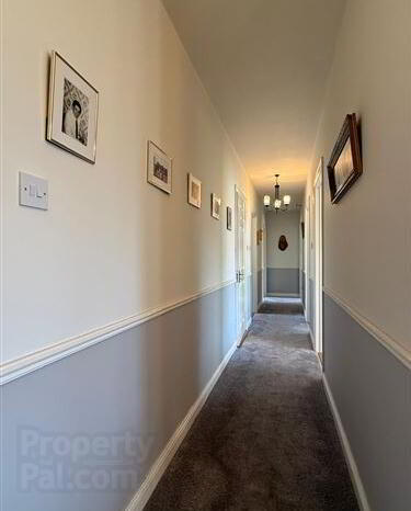17 Hollywood Grove 5 of 41