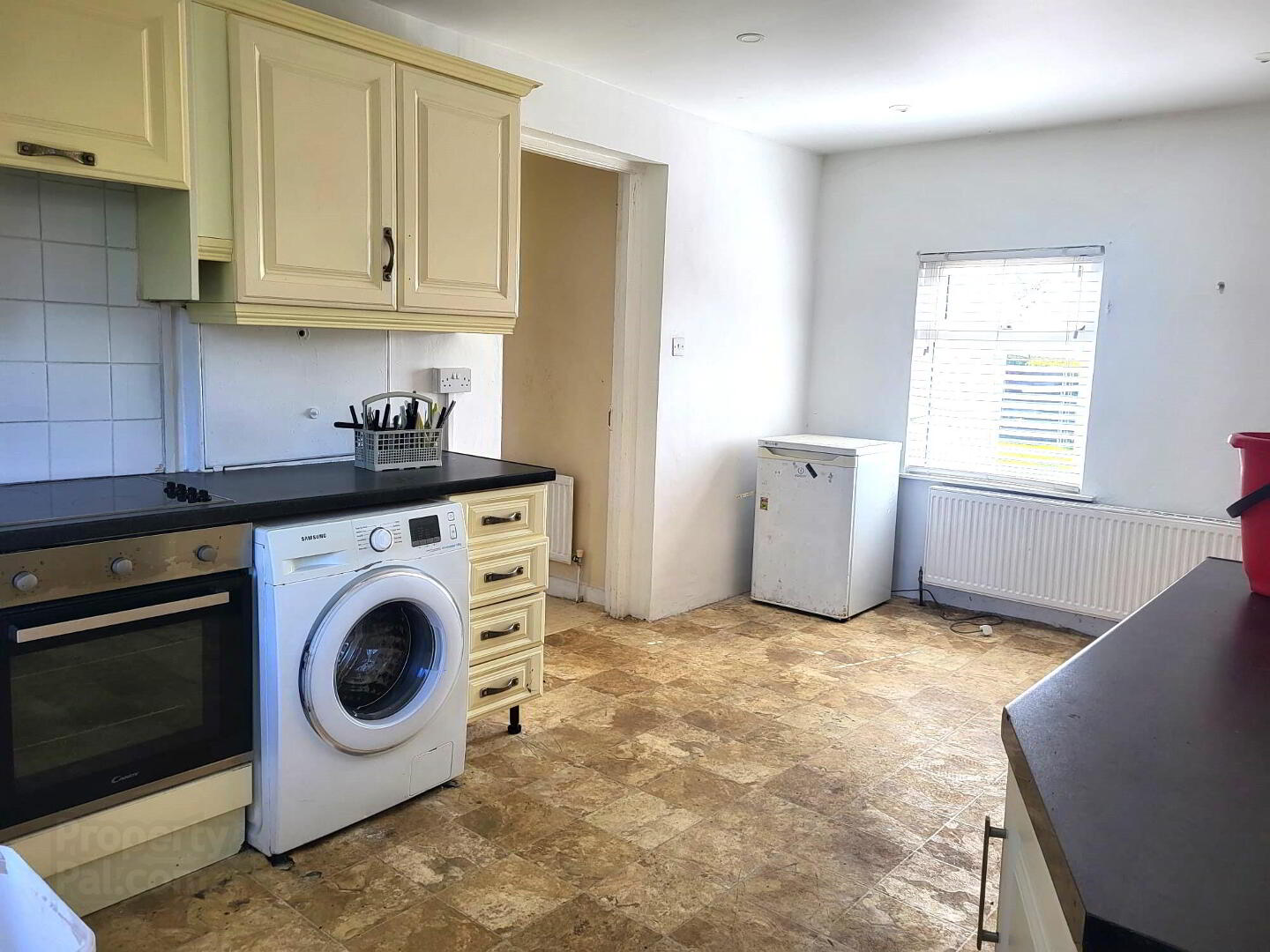 Cullens Cottage 4 of 8