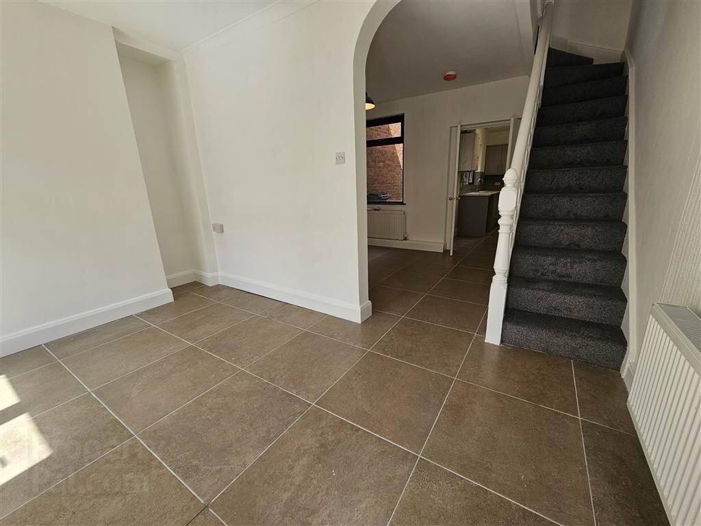 45 Beechmount Parade 3 of 11