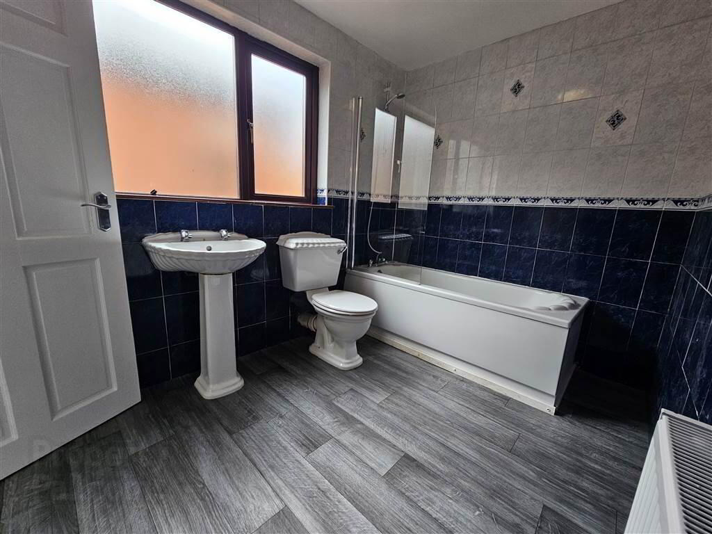 45 Beechmount Parade 7 of 11
