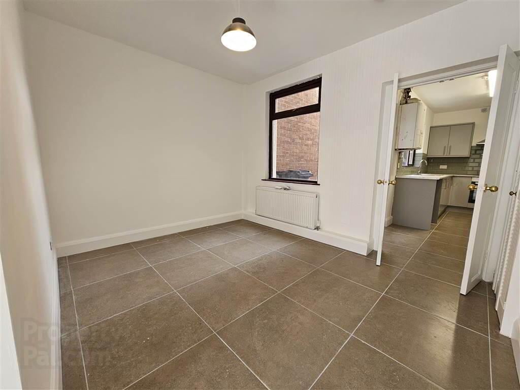 45 Beechmount Parade 4 of 11