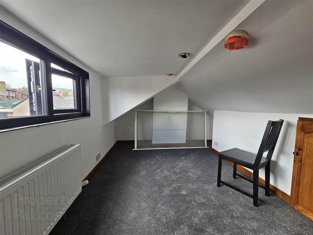 45 Beechmount Parade 11 of 11