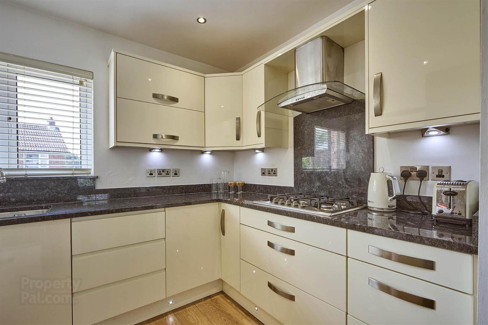 24 Palace Grove 9 of 19
