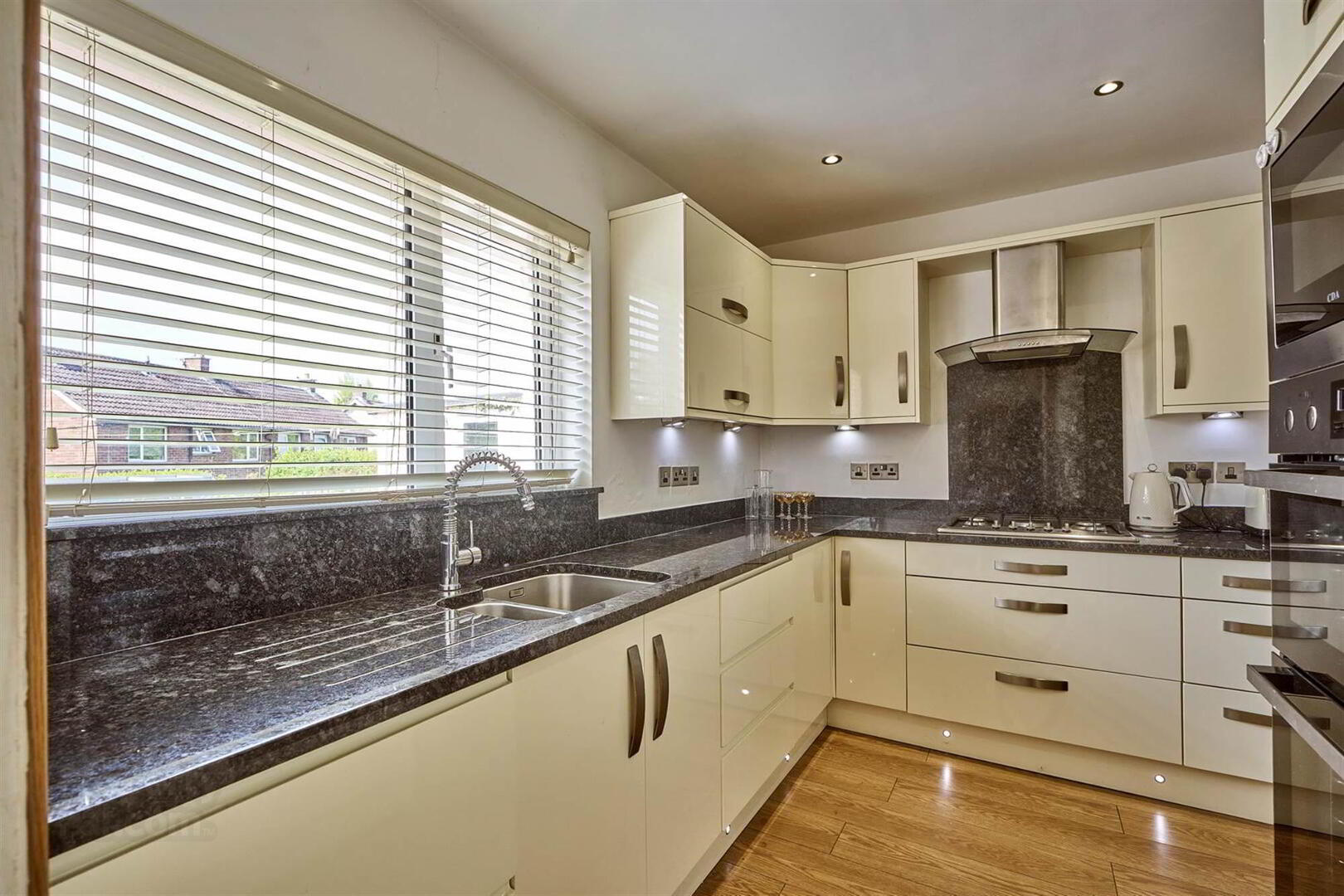 24 Palace Grove 8 of 19