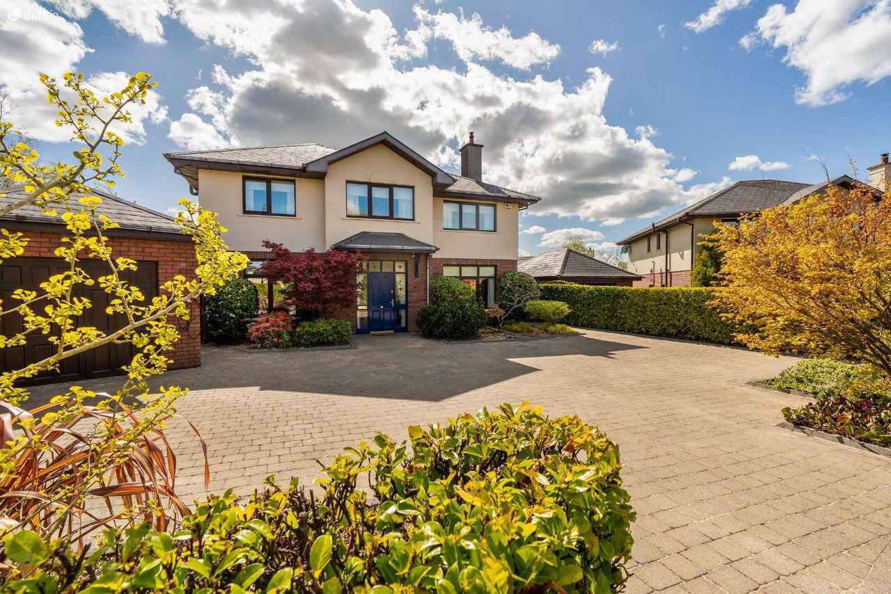 38 Heatherfield 1 of 27