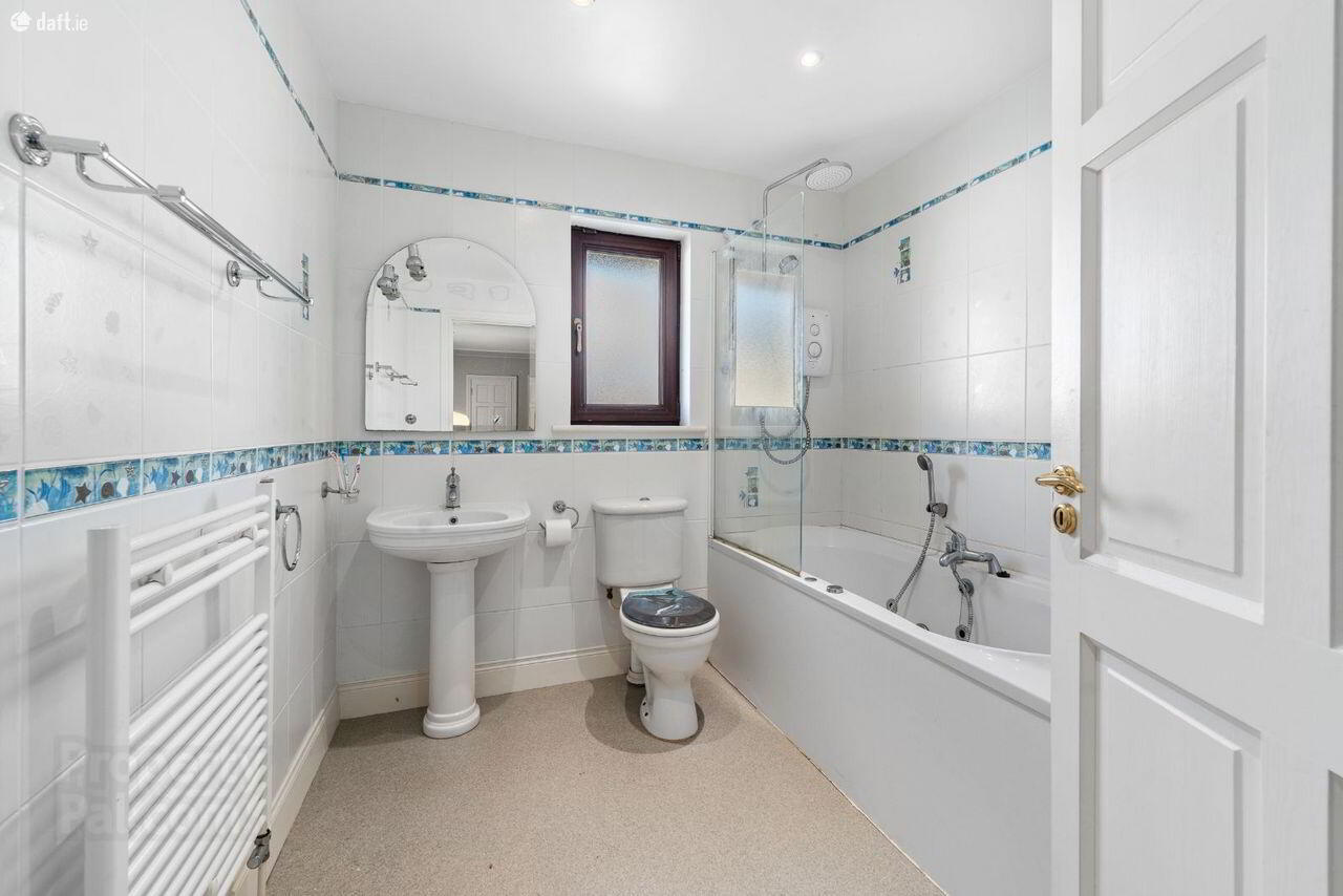 38 Heatherfield 20 of 27