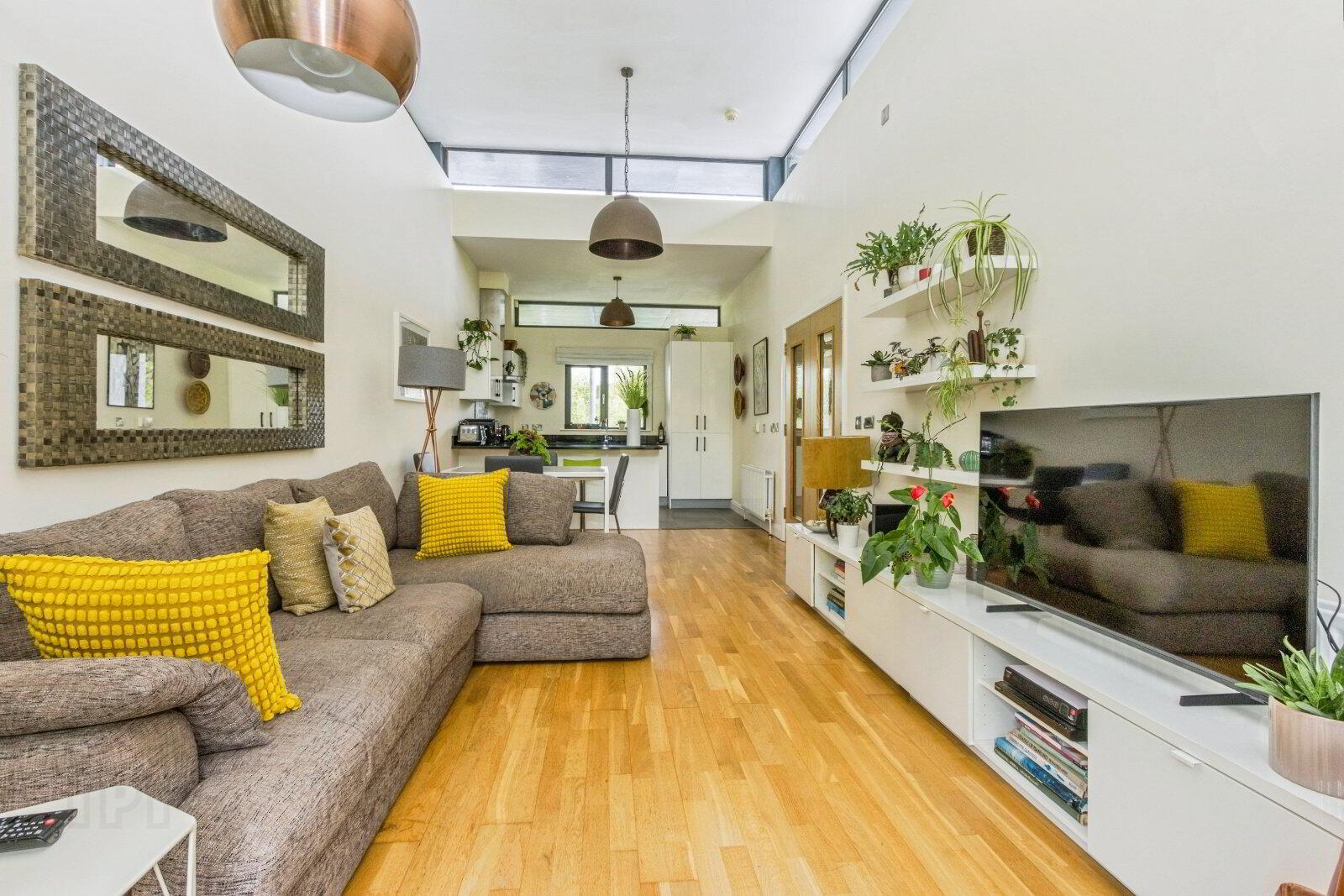 7 Woodbrook Green 3 of 11
