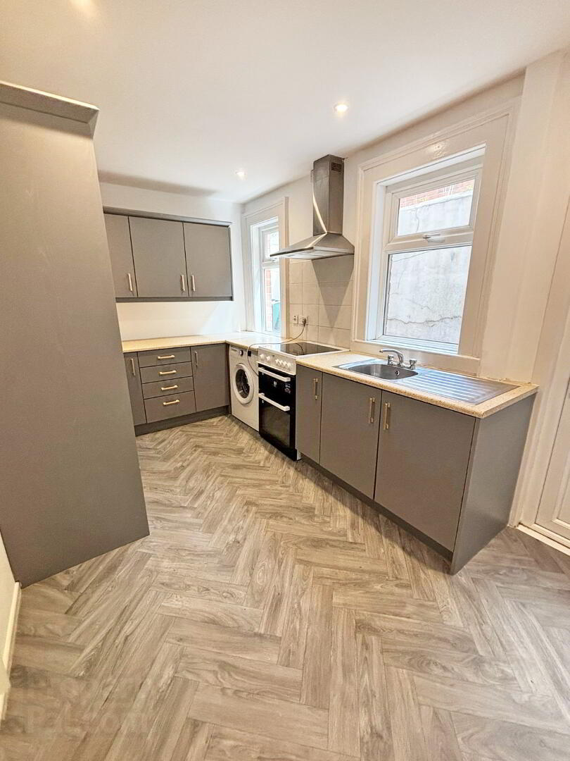200 Ravenhill Avenue 7 of 13