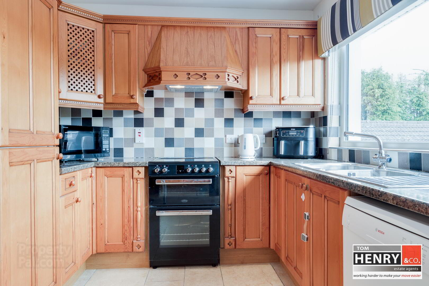 18 Trewmount Road 14 of 45