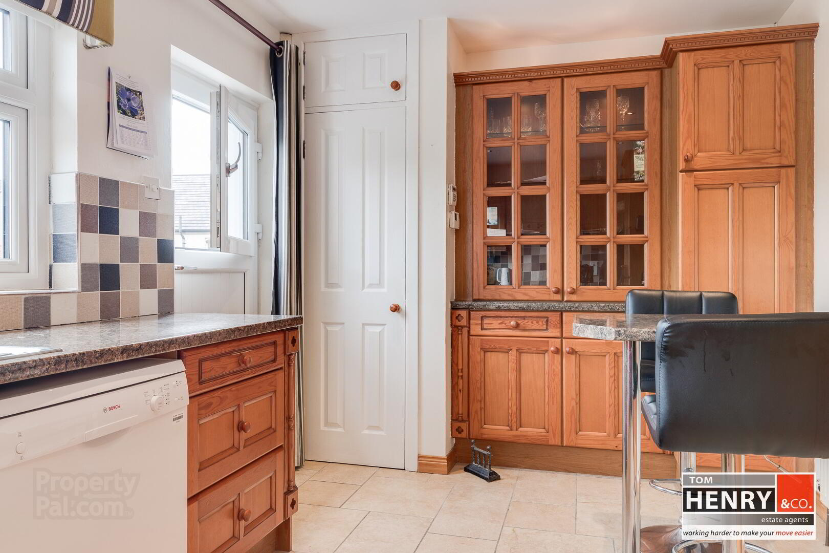 18 Trewmount Road 16 of 45