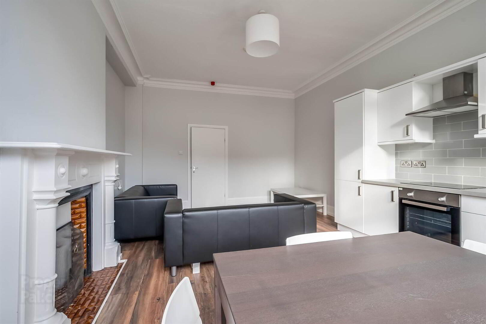 Apt 3, 62 Malone Road 6 of 14