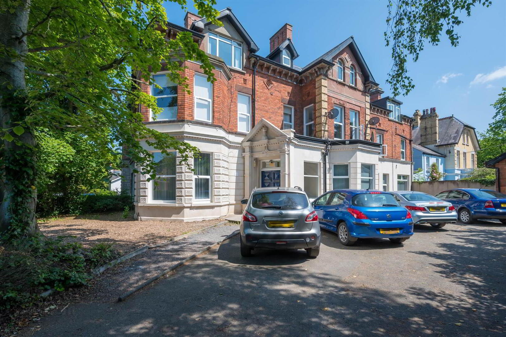 Apt 3, 62 Malone Road 1 of 14
