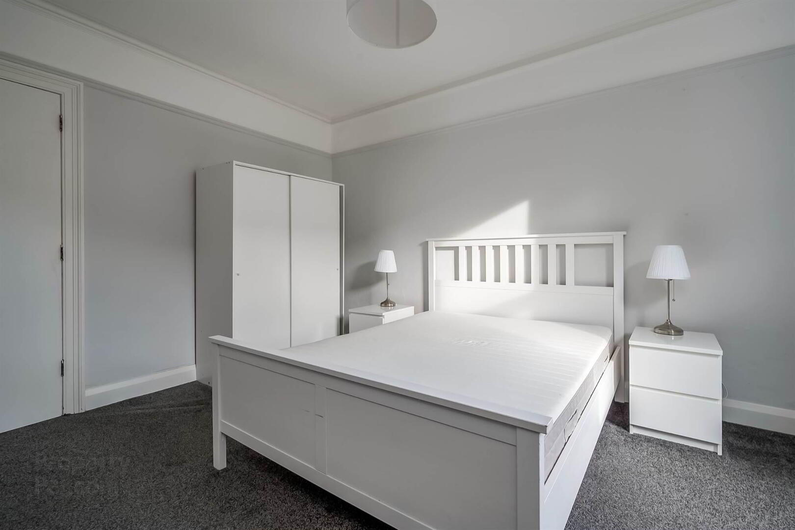 Apt 3, 62 Malone Road 11 of 14